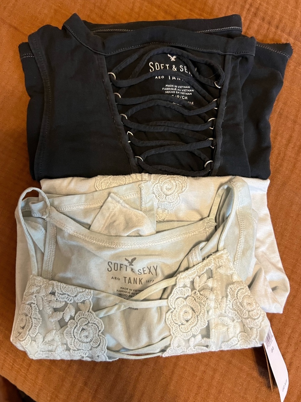 2 American Eagle Soft & Sexy Lace Tanks grey and light green sz S one NWT (A228)